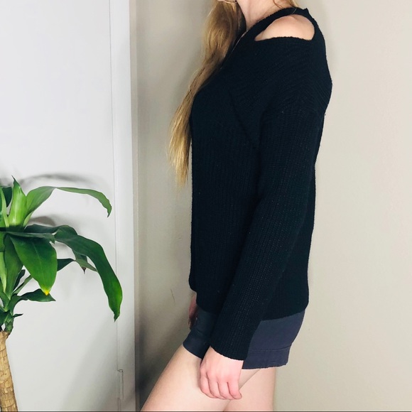 Black Cold shoulder RDI sweater - Picture 7 of 7